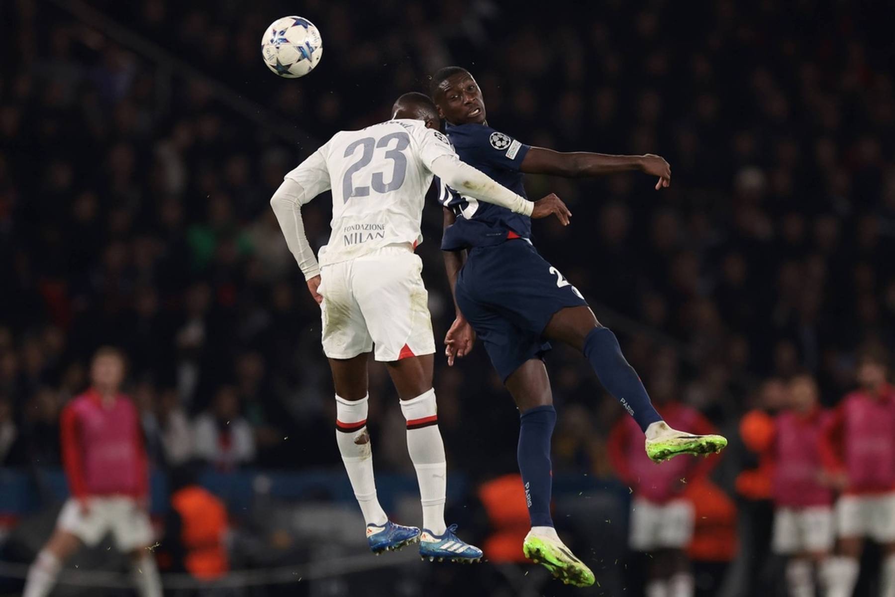 持进攻与防 持进攻与防