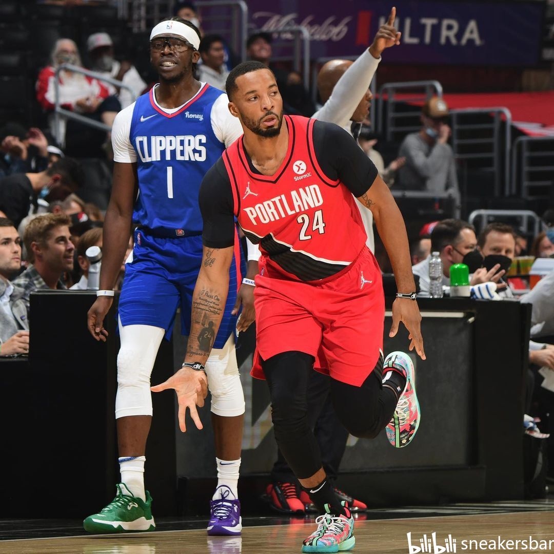 市场上的动 市场上的动