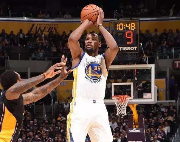 雄鹿掉到第 雄鹿掉到第